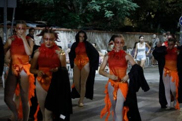 Ballet el vuelo del fuego de Footwoks en el desfile Moros i Cristians Xàbia 2026