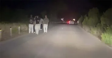 Grupos de personas en la Carretera al Cabo San Antonio