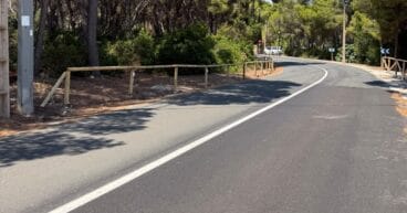 Instalación de nuevas talanqueras en la carretera del Portitxol
