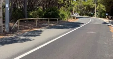 Instalación de nuevas talanqueras en la carretera del Portitxol