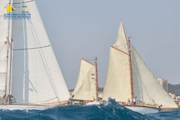 El velero clásico Sea Lion compitiendo en la IV Regata Clásicos de la Comunitat Valenciana en Jávea.
