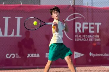 Luca Barclay en acción durante una competición de la RFET
