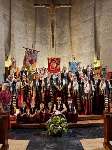 Ofrenda de les filaes de Moros i Cristians a Sant Jaume 2026 (25)