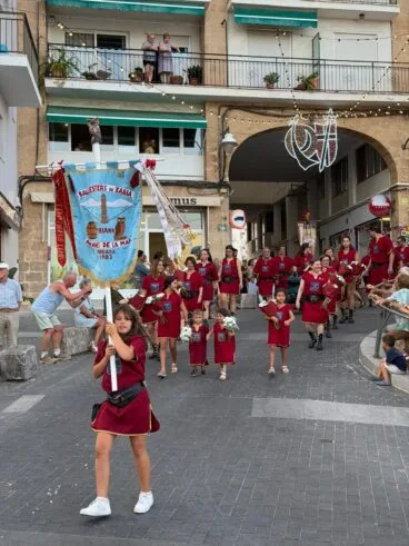 Ofrenda de les filaes de Moros i Cristians a Sant Jaume 2026 (5)