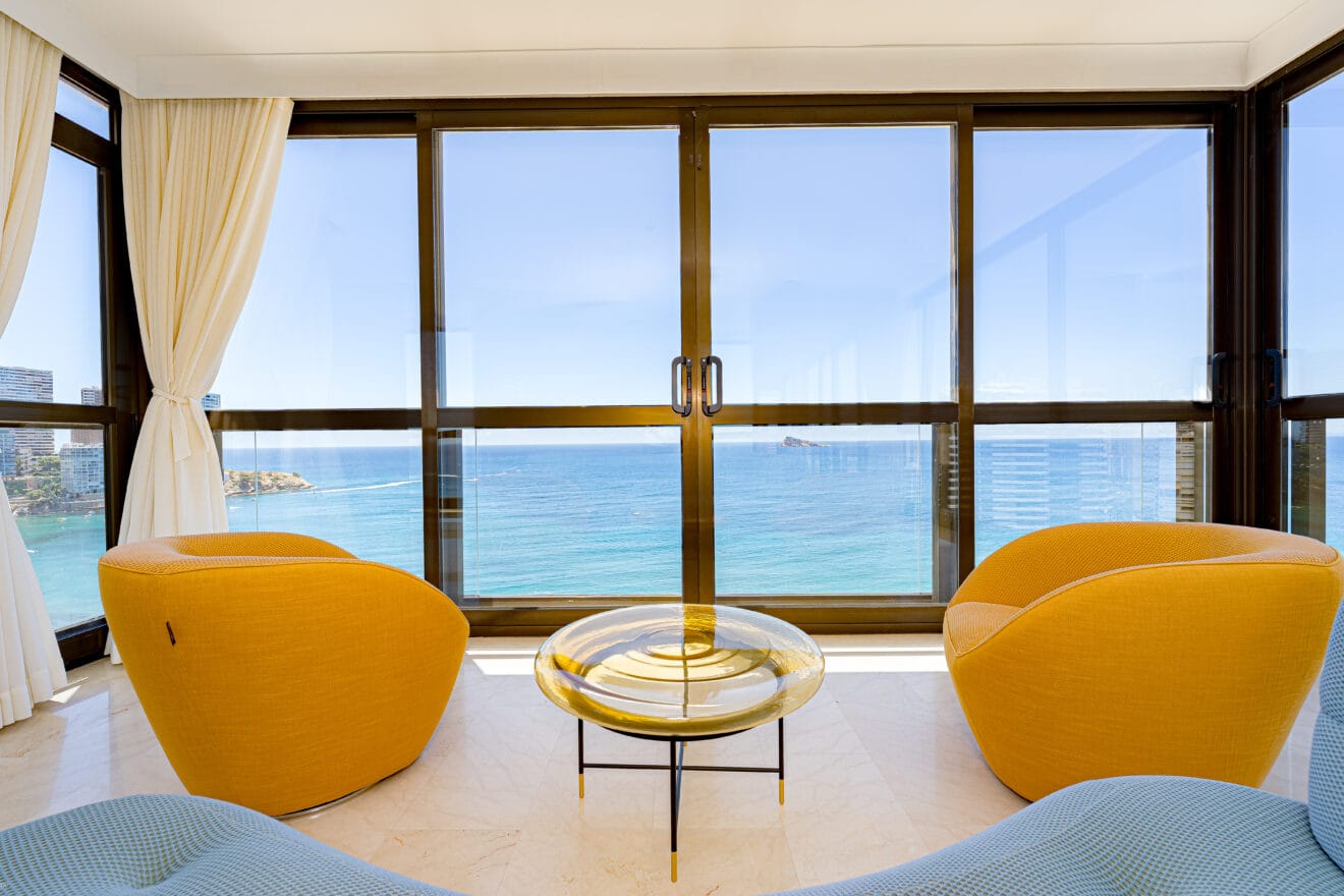 PANORAMA LEVANTE · THE MEDITERRANEAN AT YOUR FEET IN BENIDORM  BEACHFRONT SANDY SHORELINE www.costa-houses.com7