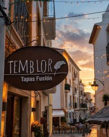Pasear por la emblemática Calle Mayor es recorrer siglos de historia viva
