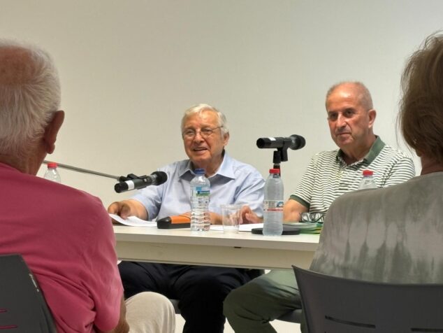 Imagen: José Erades y Juan Bta. Codina Bas durante el acto