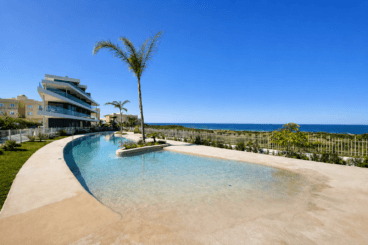 SEAFRONT PENTHOUSE ON THE FIRST LINE OF A SANDY BEACH IN DENIA www.costa-houses.com 1