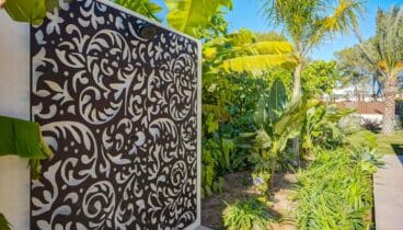Un entorno exterior diseñado para la relajación al aire libre