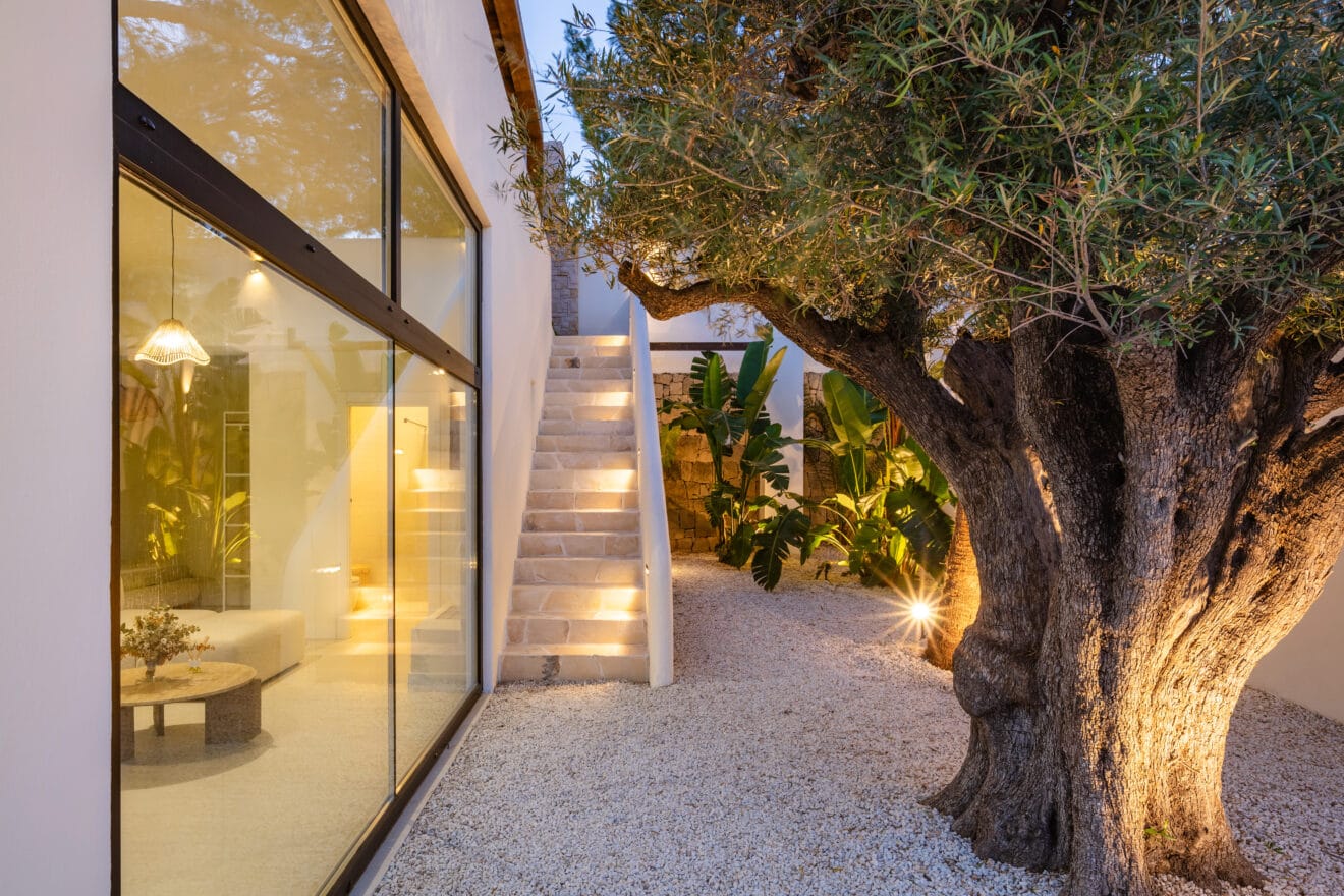 VILLA NADALETA · LUZ, MAR Y CALMA MEDITERRANEA EN JAVEA www.costa-houses.com jardin