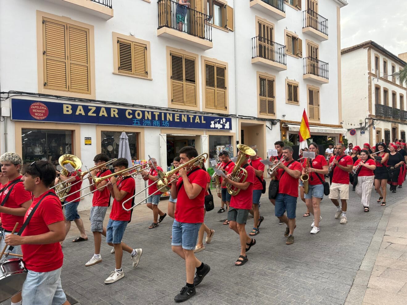Visita al Centro Histórico y Ofrenda a Sant Jaume (14)