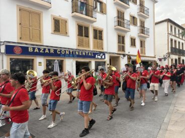 Visita al Centro Histórico y Ofrenda a Sant Jaume (14)