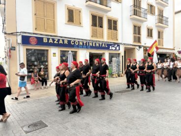 Visita al Centro Histórico y Ofrenda a Sant Jaume (15)