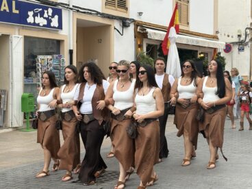 Visita al Centro Histórico y Ofrenda a Sant Jaume (16)