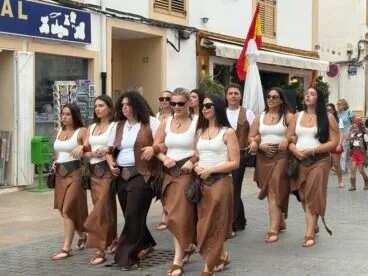 Visita al Centro Histórico y Ofrenda a Sant Jaume (16)
