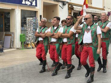Visita al Centro Histórico y Ofrenda a Sant Jaume (20)