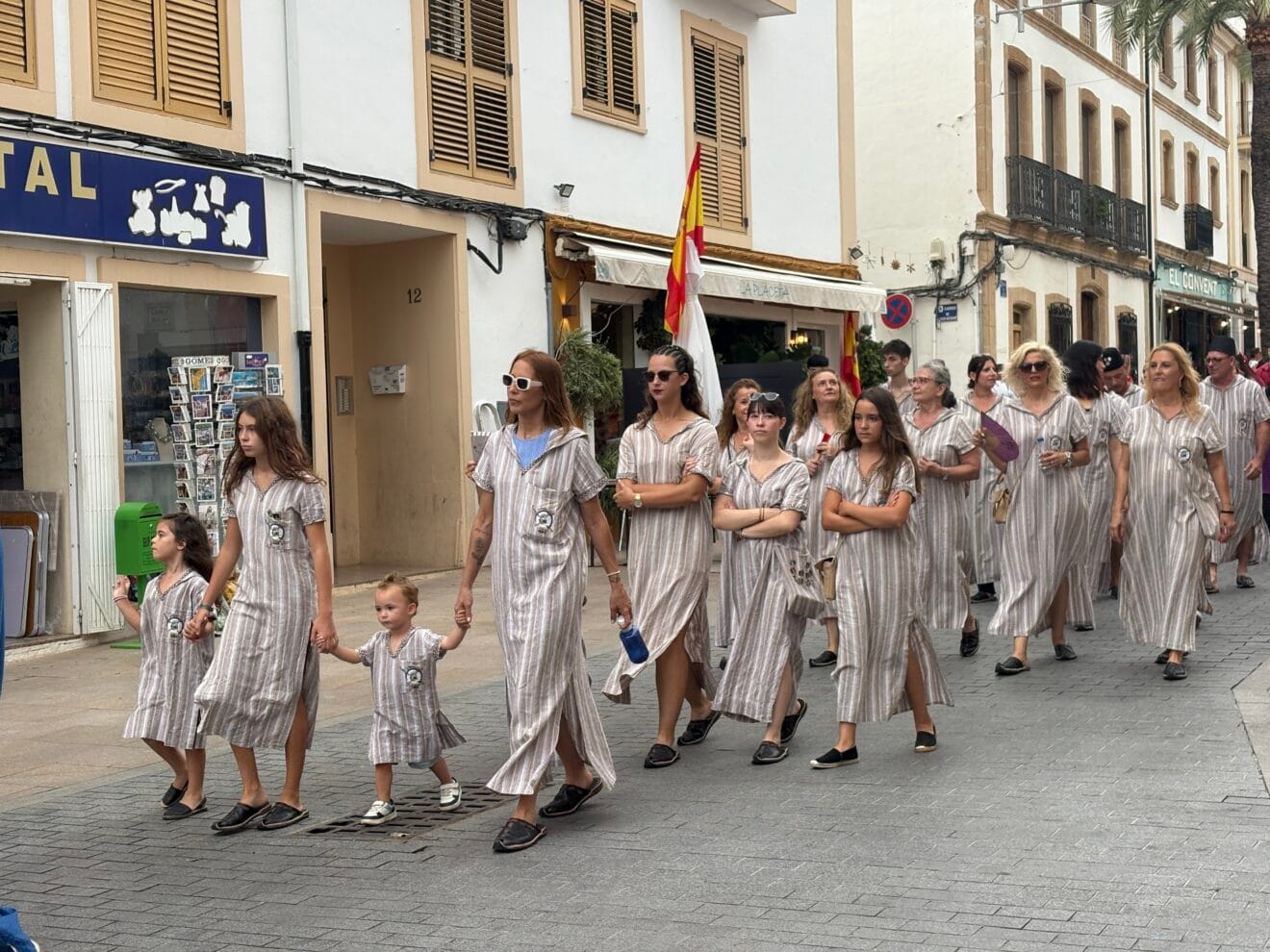 Visita al Centro Histórico y Ofrenda a Sant Jaume (24)