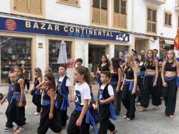 Visita al Centro Histórico y Ofrenda a Sant Jaume (28)