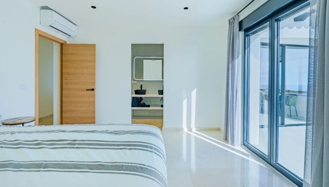 5 amplias habitaciones con baño en suite