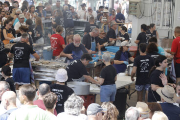 Ambiente en la primera sesión de Bous a la Mar 2026 y el baret (2)