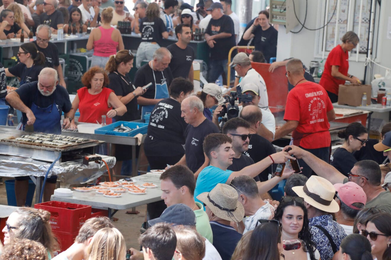 Ambiente en la primera sesión de Bous a la Mar 2026 y el baret