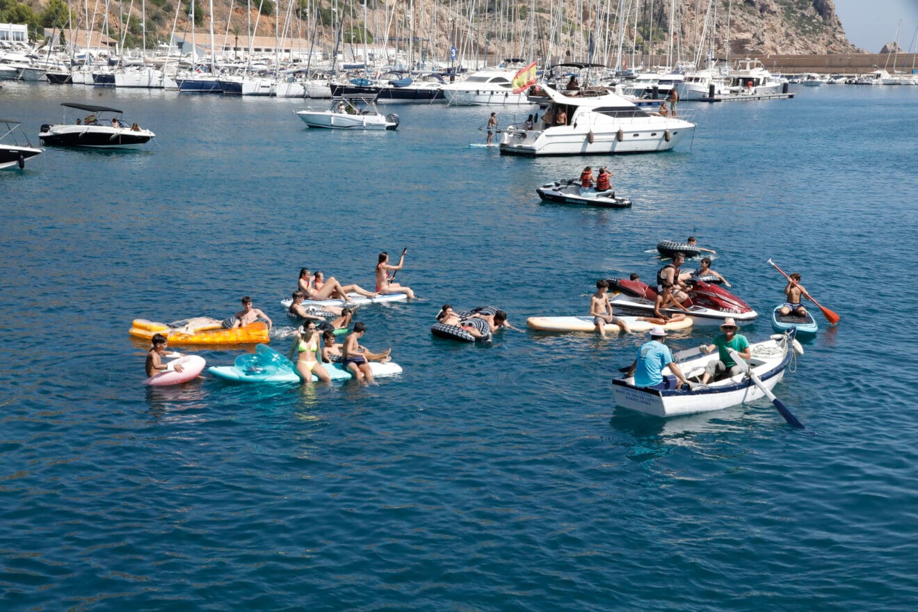Ambiente en la primera sesión de Bous a la Mar 2026 y el baret (24)