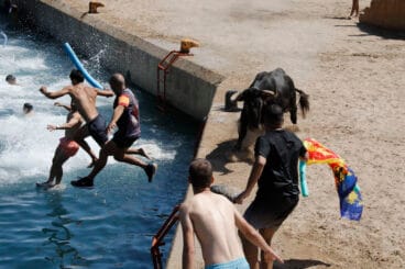 Ambiente en la primera sesión de Bous a la Mar 2026 y el baret (37)