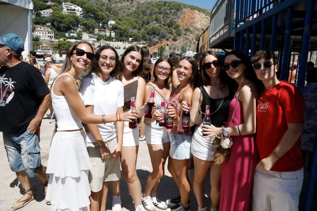 Ambiente en la primera sesión de Bous a la Mar 2026 y el baret (42)