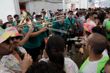Ambiente en la primera sesión de Bous a la Mar 2026 y el baret
