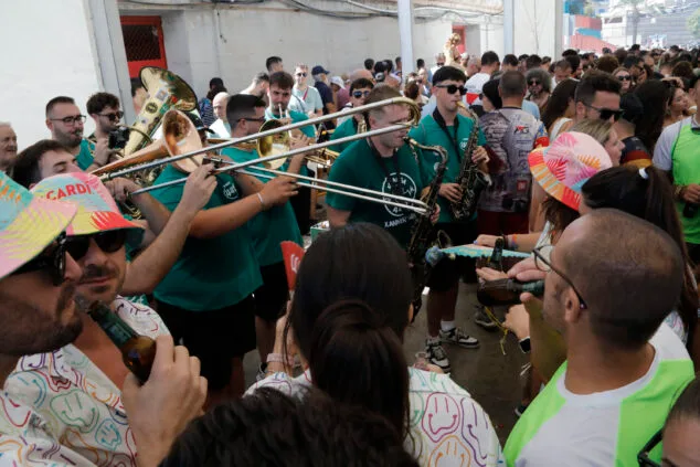Imagen: Ambiente en la primera sesión de Bous a la Mar 2026 y el baret