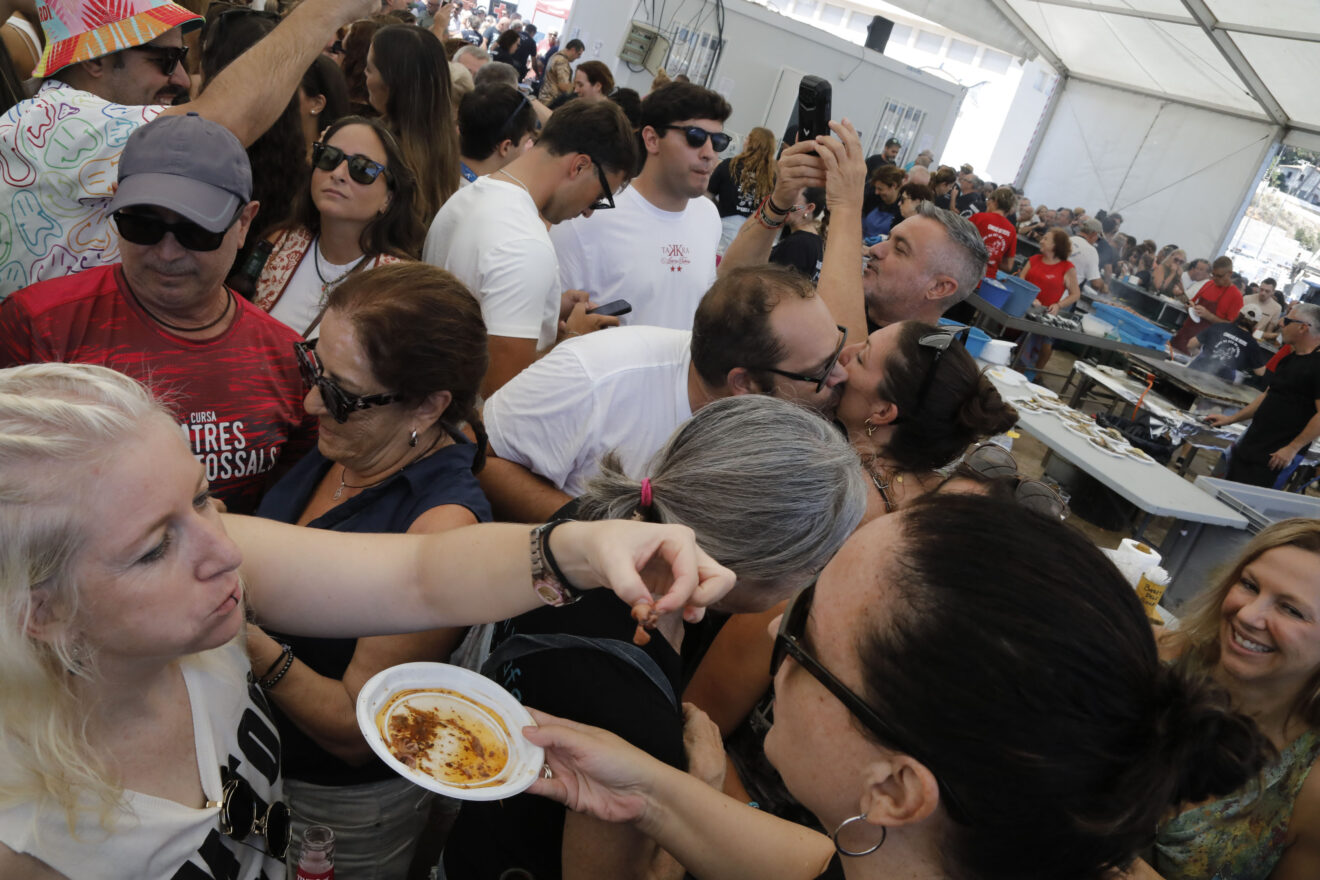 Ambiente en la primera sesión de Bous a la Mar 2026 y el baret (46)