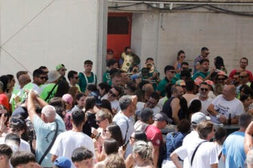 Ambiente en la primera sesión de Bous a la Mar 2026 y el baret (5)
