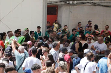 Ambiente en la primera sesión de Bous a la Mar 2026 y el baret (5)