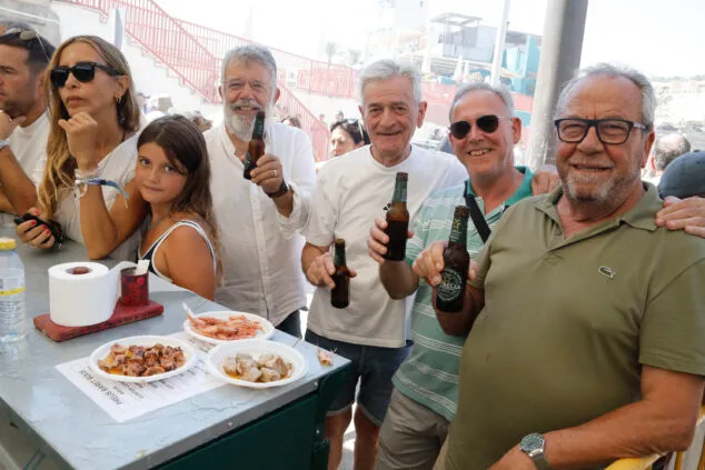 Imagen: Grupo de amigos en el Baret dels Bous