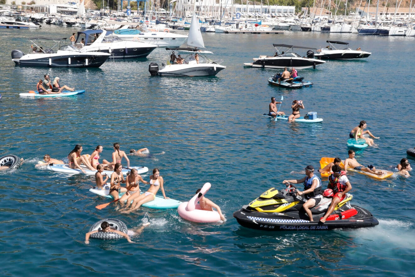 Ambiente en la primera sesión de Bous a la Mar 2026 y el baret (9)