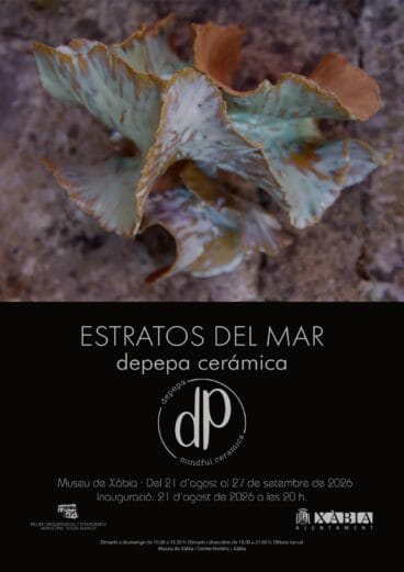 Cartel de la exposición «Estratos del mar» en el Museu de Xàbia