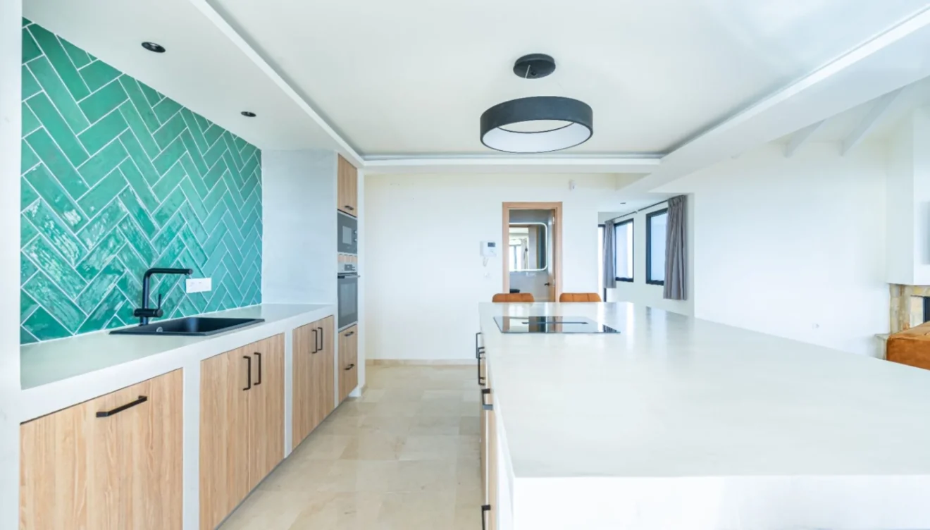 Cocina, salón y dos dormitorios