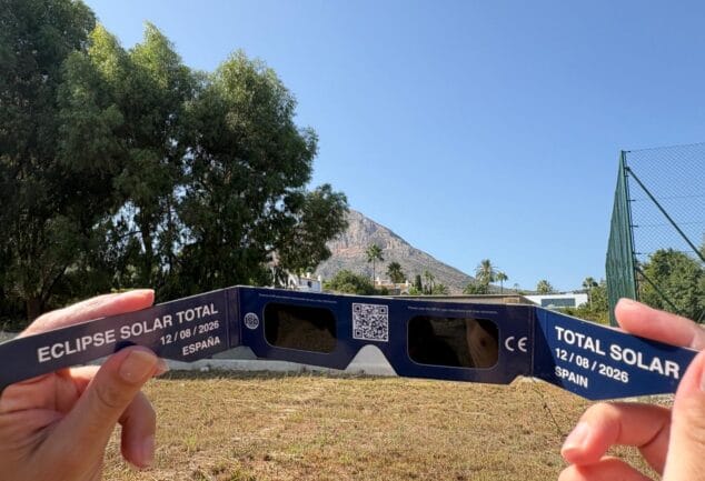 Imagen: Gafas para ver el eclipse solar