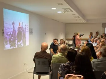 Proyección de imágenes en la presentación del Libro ‘Xàbia, mirades amables’ de José Erades