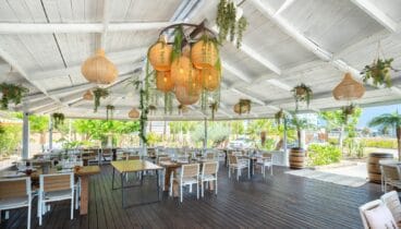 Un espacio versátil que durante el verano permite disfrutar del aire libre