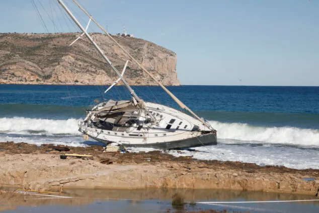 Imagen: Velero encallado en el Primer Montañar