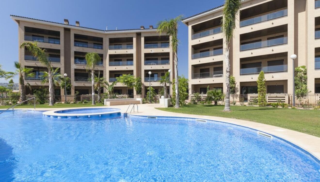 Acceso directo desde la vivienda a la piscina