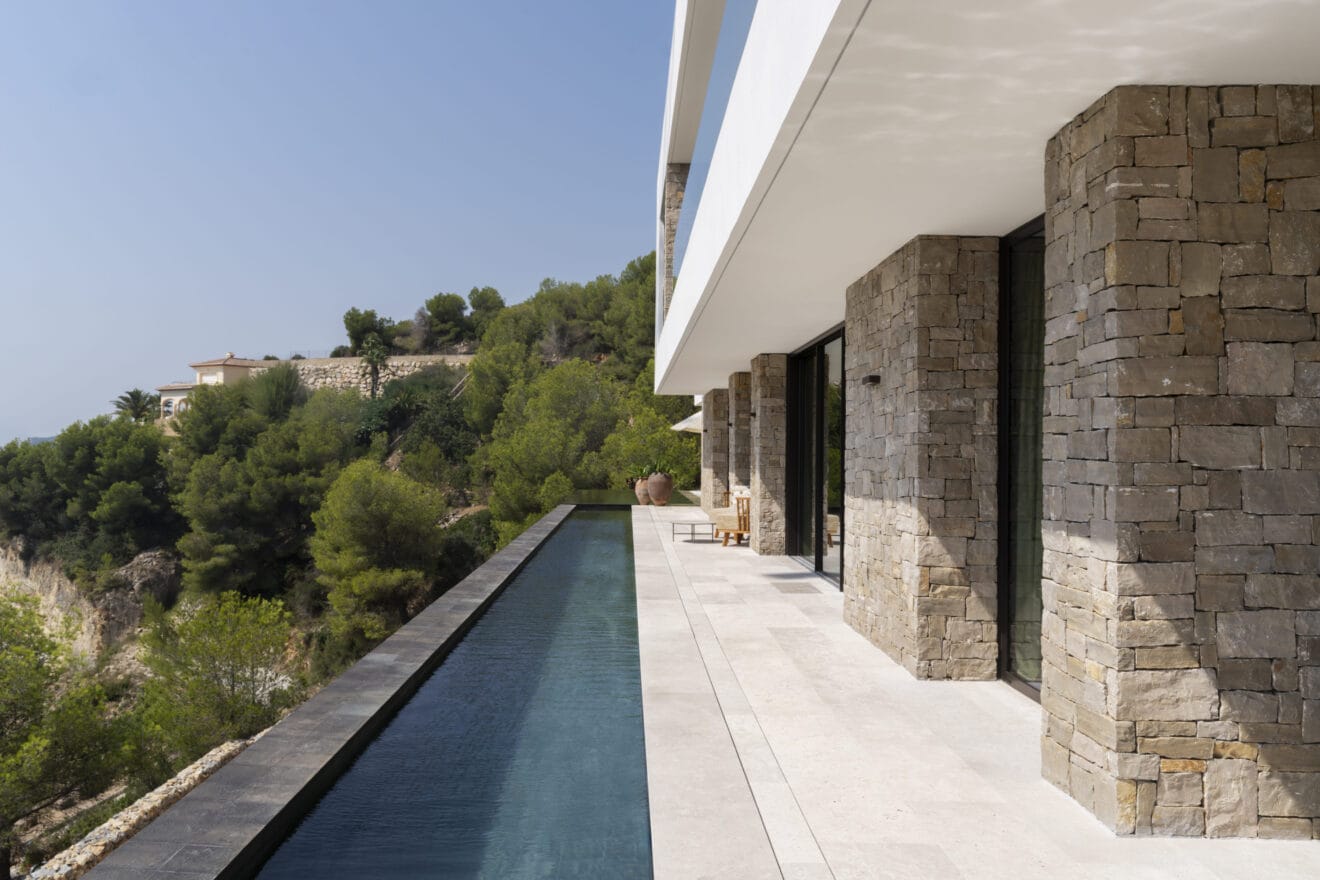 CA MALVA · ARQUITECTURA INTEGRADA EN LA NATURALEZA DEL MONTGÓ, JÁVEA www.costa-houses.com
