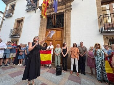 Concentración en Xàbia en apoyo a Ceuta (3)