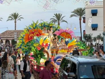 Carrozas de las Mayoralesas en el desfile