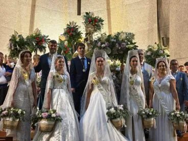 Mayorales de Loreto 2026 en su llegada al templo