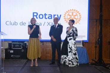 Rosa Cardona, alcaldesa de Xàbia en el acto benéfico del Rotary