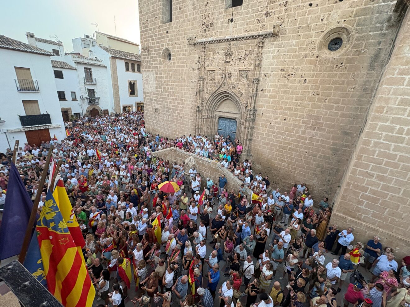 Un millar de personas se concentran en Xàbia por Ceuta