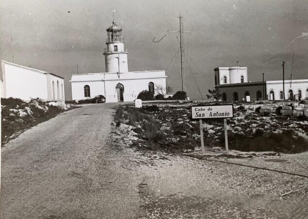 Imagen: Faro del Cabo de San Antonio a mediados de 1900