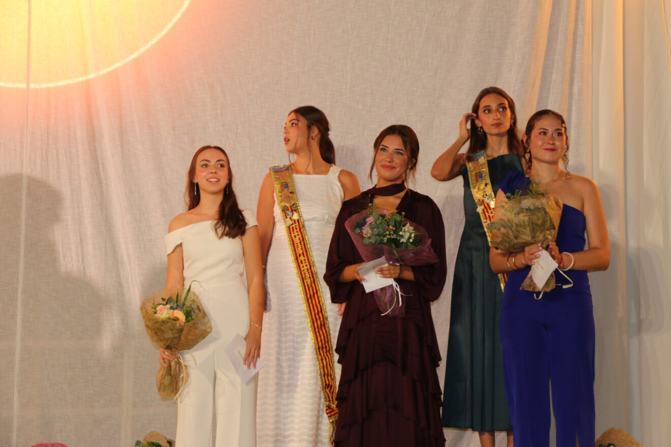 Reinas y damas de 2027 con las de 2026